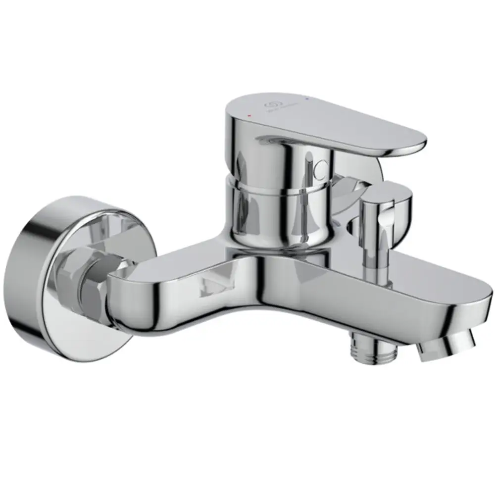Chromene Badearmatur von Ideal Standard mit einem Hebel zur Wasserregulierung. Die Armatur ist für die Wandmontage vorgesehen.